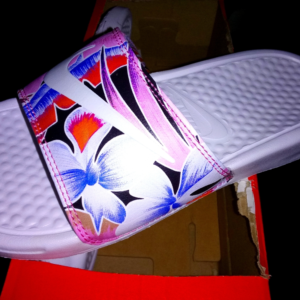 Nike slides